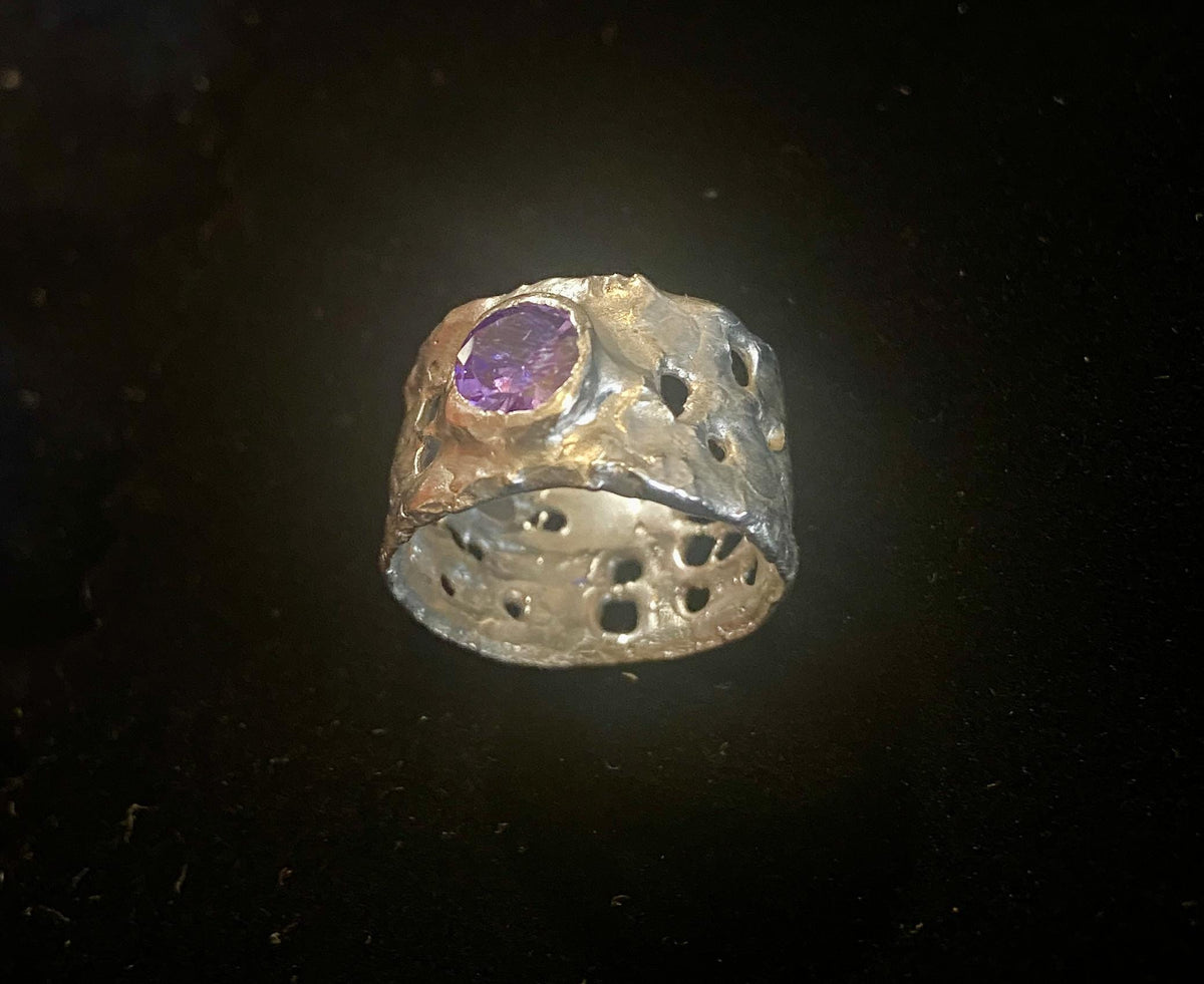 Anillo de Plata de Ley 925 y Piedra Amatista, Anillo Ancho Artesanal Unisex, Joyería Hecha a Mano, Regalo para Ella o Él