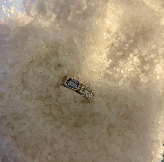 Anillo de Plata Escultórico "Aqua" con Aguamarina Talla Esmeralda | Joyería de Autor Hecha a Mano, Anillo Ancho Texturizado